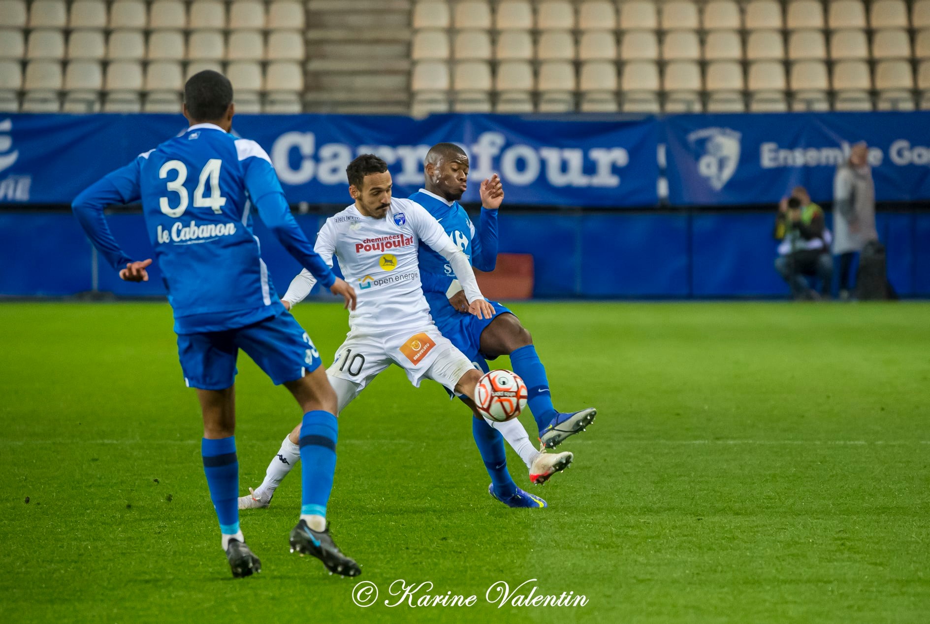 Grenoble Foot 38 - Chamois Niortais FC - Soccer - Grenoble Foot 38 vs Chamois Niortais FC (#GF38vsNiort2022) Photo by: Karine Valentin | Siuxy Sports 2022-02-15