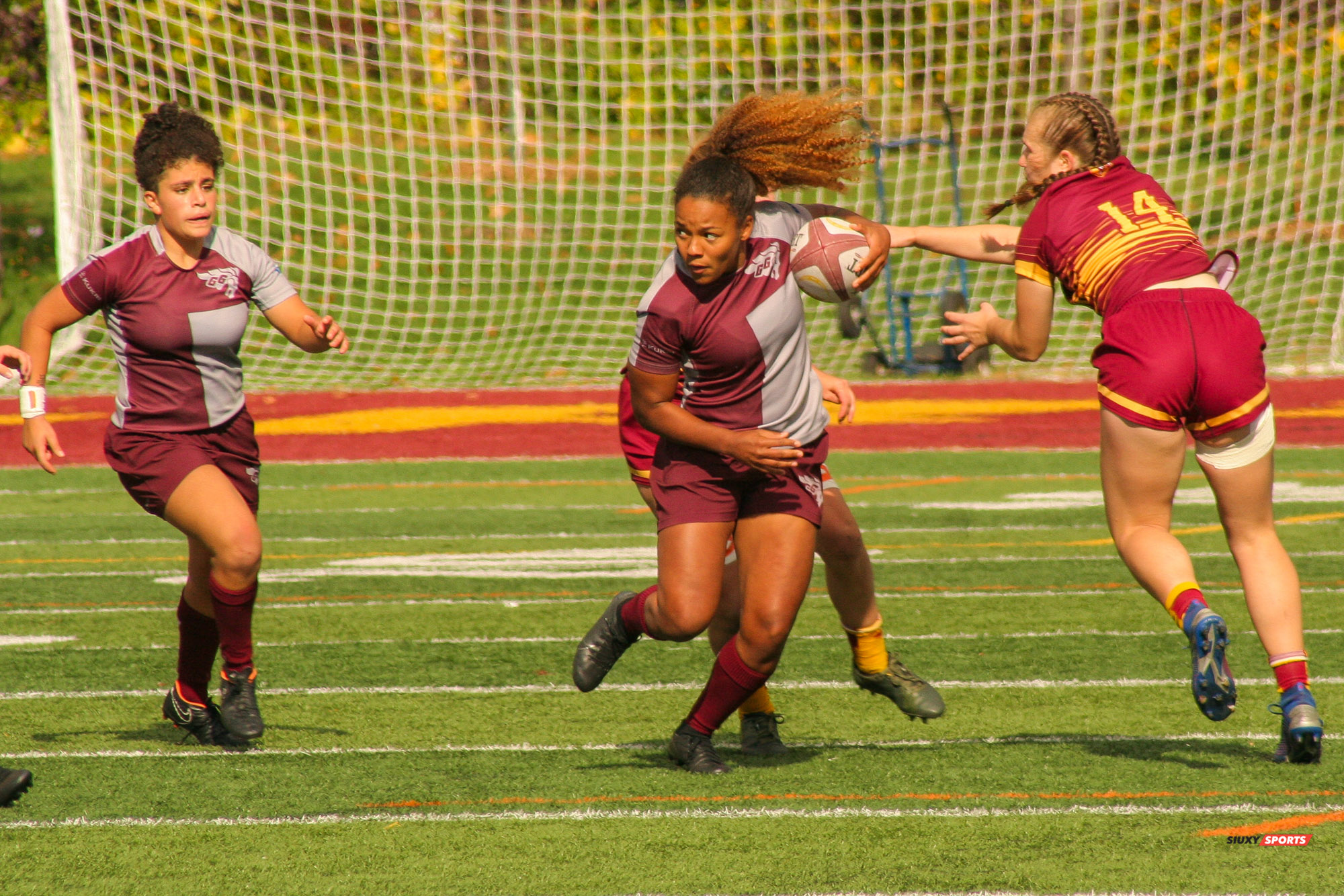 Alexandra ONDO - Kelsey SYLVESTER -  Université Concordia - Université Ottawa - Rugby -  (#ConcordiaVsOttawa2021w) Photo by:  | Siuxy Sports 2021-10-17