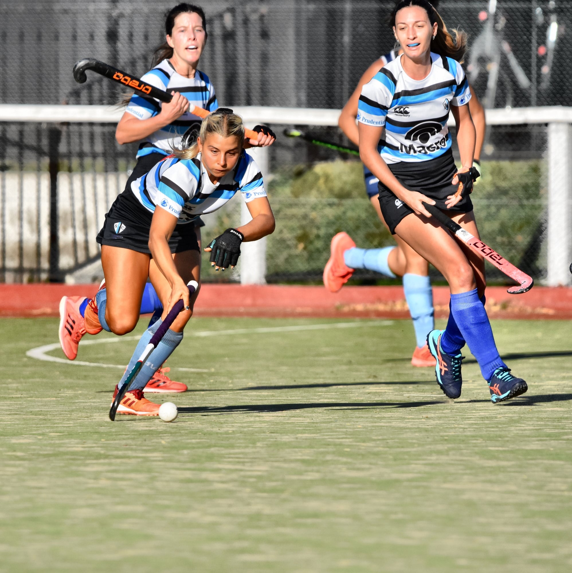  San Isidro Club - Club Atlético Banco de la Nación Argentina - Field hockey - S.I.C. A vs Banco Nacion A - 6ta a 1ra - 2022 (#SICBANCOhockeyf2022) Photo by: Edgardo Kleiman | Siuxy Sports 2022-04-02