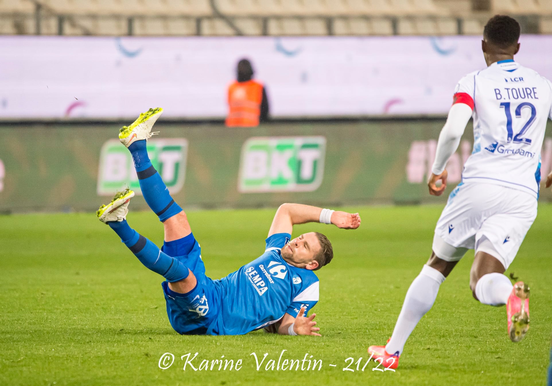 Yoric RAVET -  Grenoble Foot 38 - AJ Auxerre - Soccer - GF38 vs AJ Auxerre  (#GF38vsAJAuxerre2022jan) Photo by: Karine Valentin | Siuxy Sports 2022-01-08