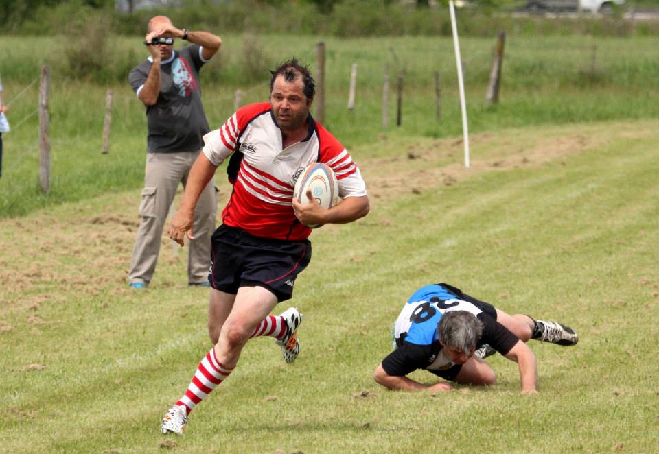  Areco Rugby Club - Centro Naval - RugbyV - Areco vs RON XV (Centro Naval) - Primer Encuentro de Veteranos en Areco con Vaquillona c/ Cuero 2014 (#ArecoVsRONXV2014) Photo by: Luis Robredo | Siuxy Sports 2014-10-18