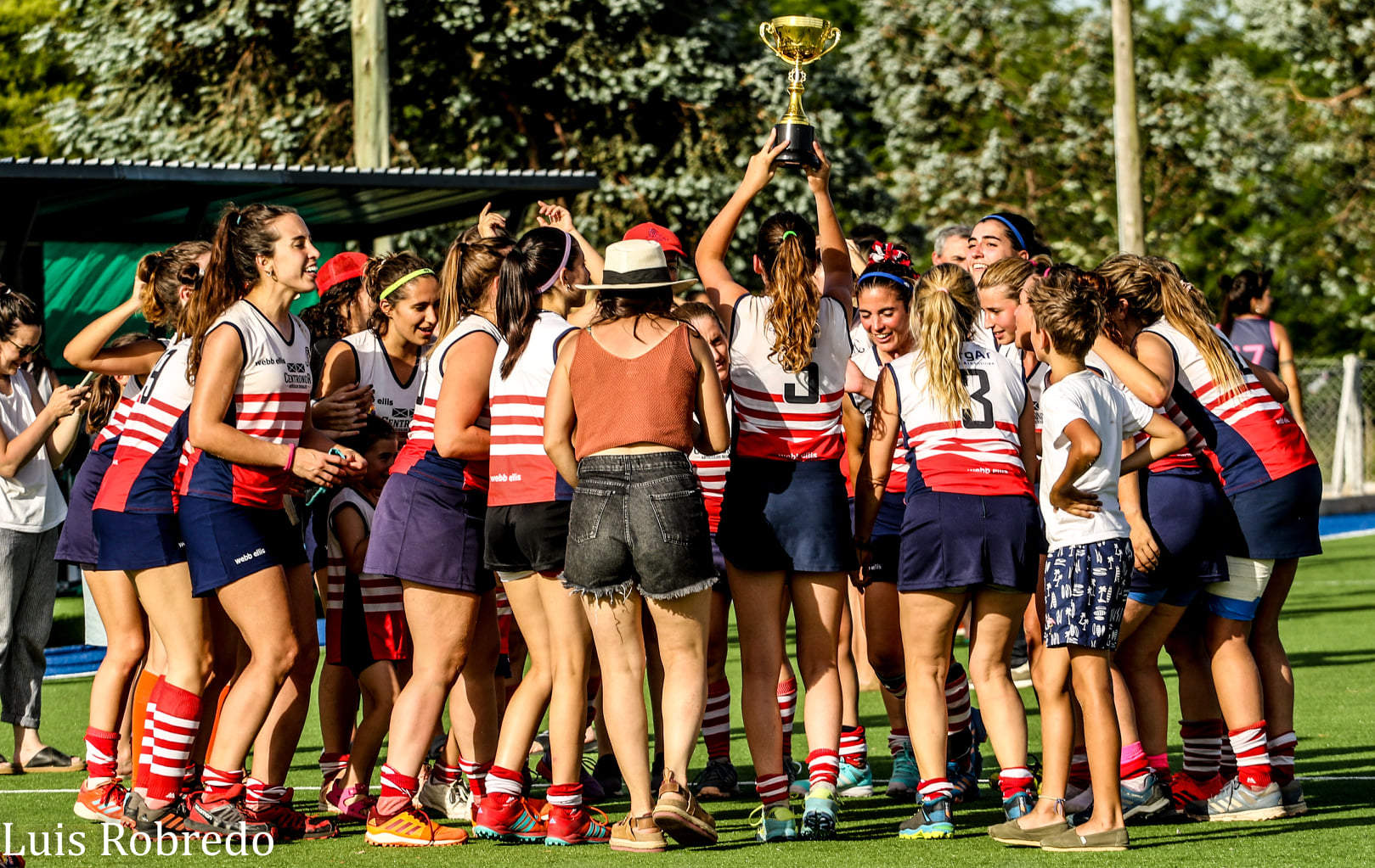  Areco Rugby Club -  - Field hockey - Festejos campeonato 2021 de Hockey - Asociación de Hockey del Oeste (#CelebracionAHO2021) Photo by: Luis Robredo | Siuxy Sports 2021-12-12