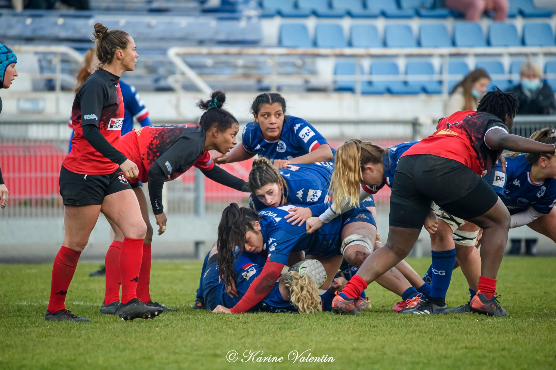 Estelle CARPENTIER - Ambre MWAYEMBE -  FC Grenoble Rugby - AC Bobigny 93 Rugby - Rugby -  (#GrenobleVsBobigny2021Dec) Photo by: Karine Valentin | Siuxy Sports 2021-12-21