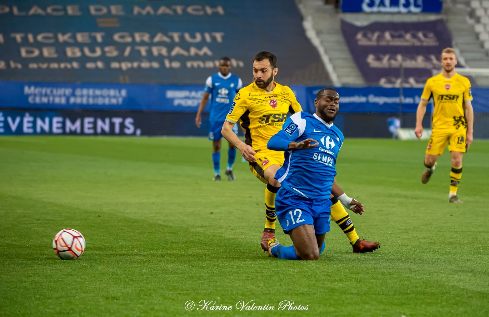  Grenoble Foot 38 - Valenciennes FC - Soccer - Grenoble (3) vs (0) Valenciennes (#GF38vsValenciennes2022) Photo by: Karine Valentin | Siuxy Sports 2022-04-19
