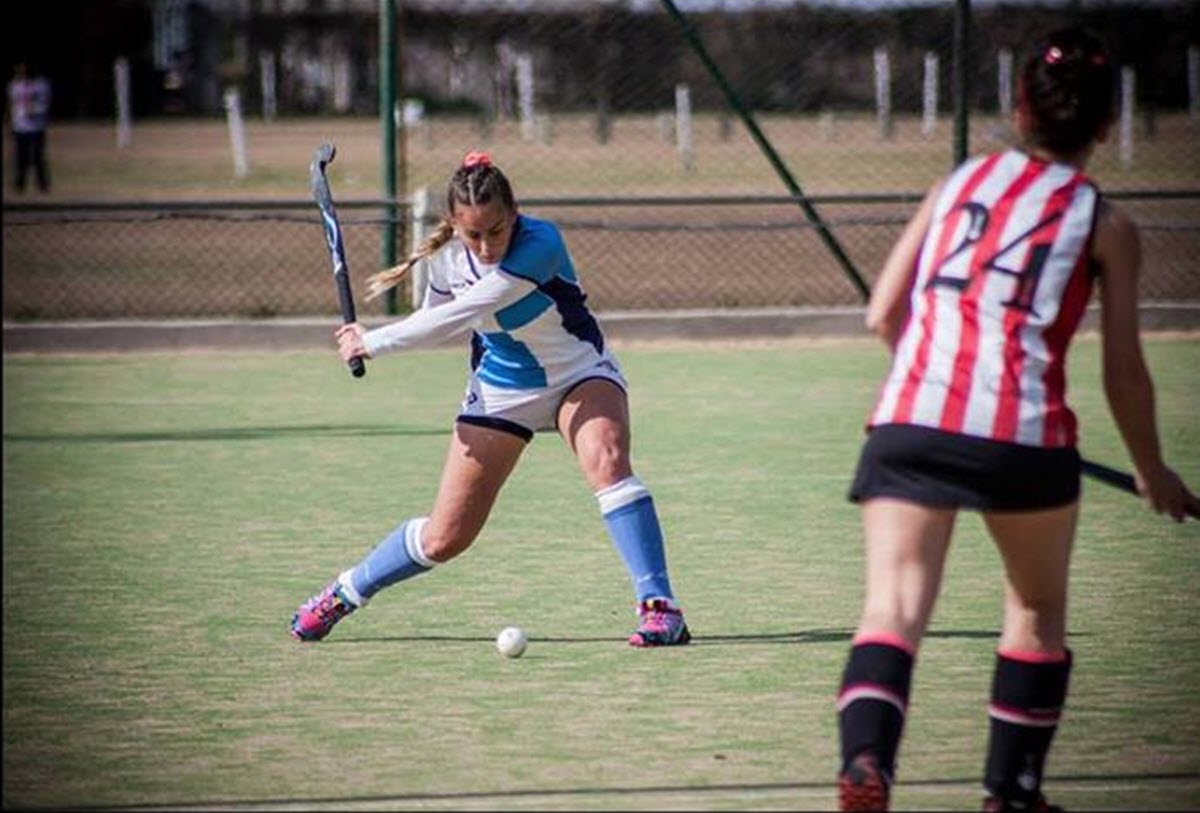 Mercedes PALACIN -  Centro Naval -  - Field hockey - Mechi Palacin () Photo by:  | Siuxy Sports 2013-04-15