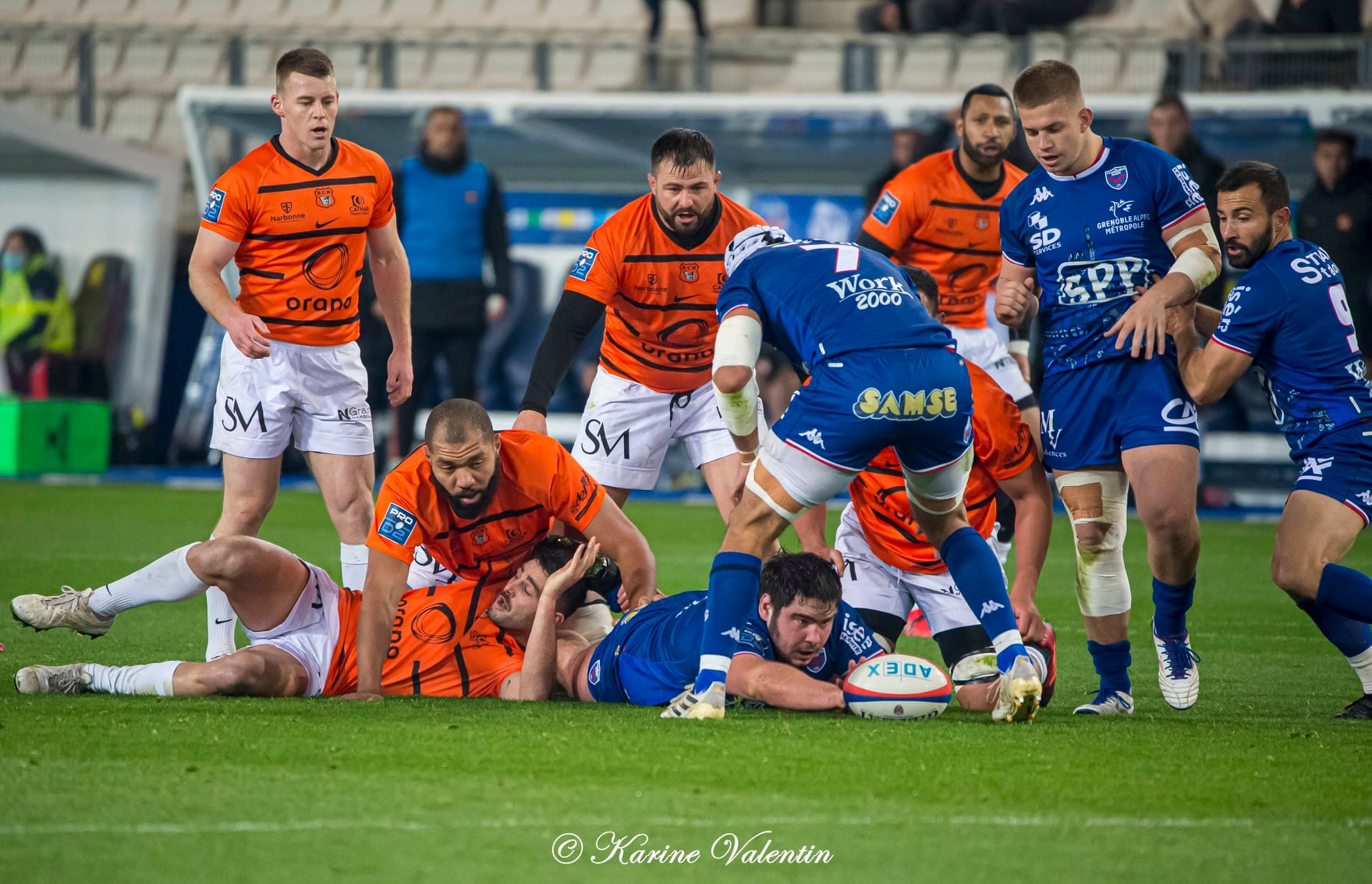 Eric ESCANDE - Regis MONTAGNE - Pierre NUENO - Jordan ROCHIER - Mathis SARRAGALLET - Valentin SESE - Kimami SITAUTI -  FC Grenoble Rugby - Racing Club Narbonnais - Rugby -  (#GrenobleVsNarbonne2021Nov) Photo by: Karine Valentin | Siuxy Sports 2021-11-26
