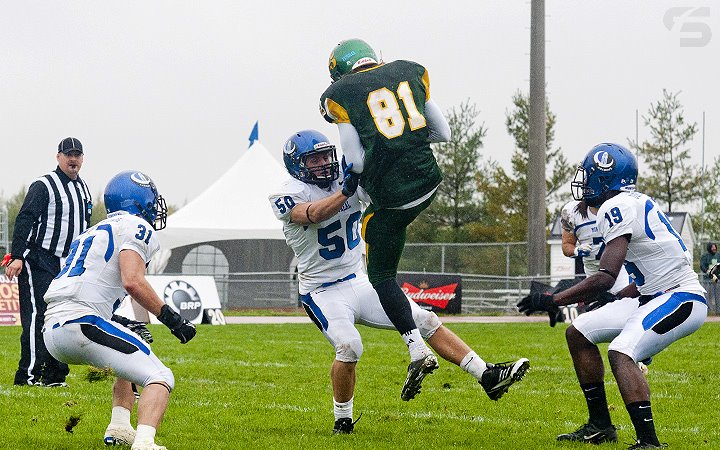  Université de Sherbrooke - Université de Montréal - Football - RSEQ Football - Sherbrooke (20) VS (11) U. de Montréal (#RSEQFootballSHRvUdM2011A) Photo by: Simon Duquette | Siuxy Sports 2011-10-01
