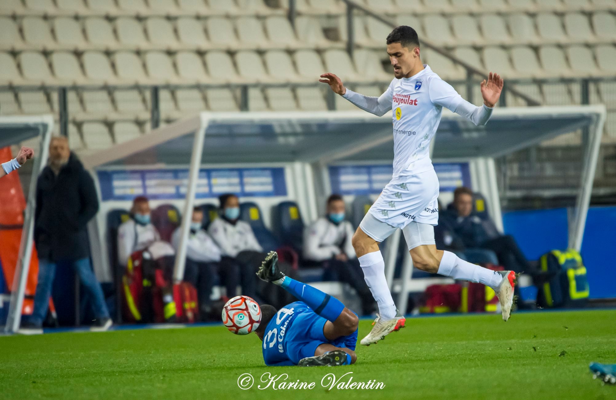 Grenoble Foot 38 - Chamois Niortais FC - Soccer - Grenoble Foot 38 vs Chamois Niortais FC (#GF38vsNiort2022) Photo by: Karine Valentin | Siuxy Sports 2022-02-15