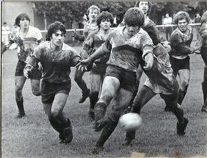 Tati pateando para salir de las 25