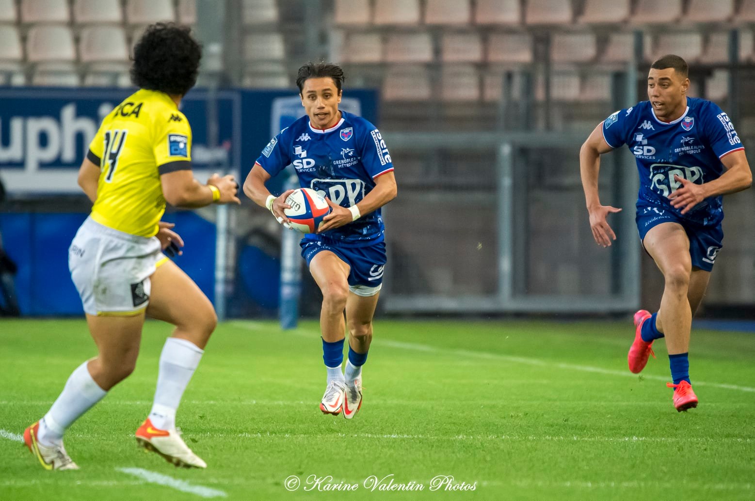 Ange CAPUOZZO - Karim QADIRI -  FC Grenoble Rugby - US Carcassonne - Rugby - Grenoble (28) vs (23) Carcassonne (#FCGRvsUSC2022) Photo by: Karine Valentin | Siuxy Sports 2022-04-22
