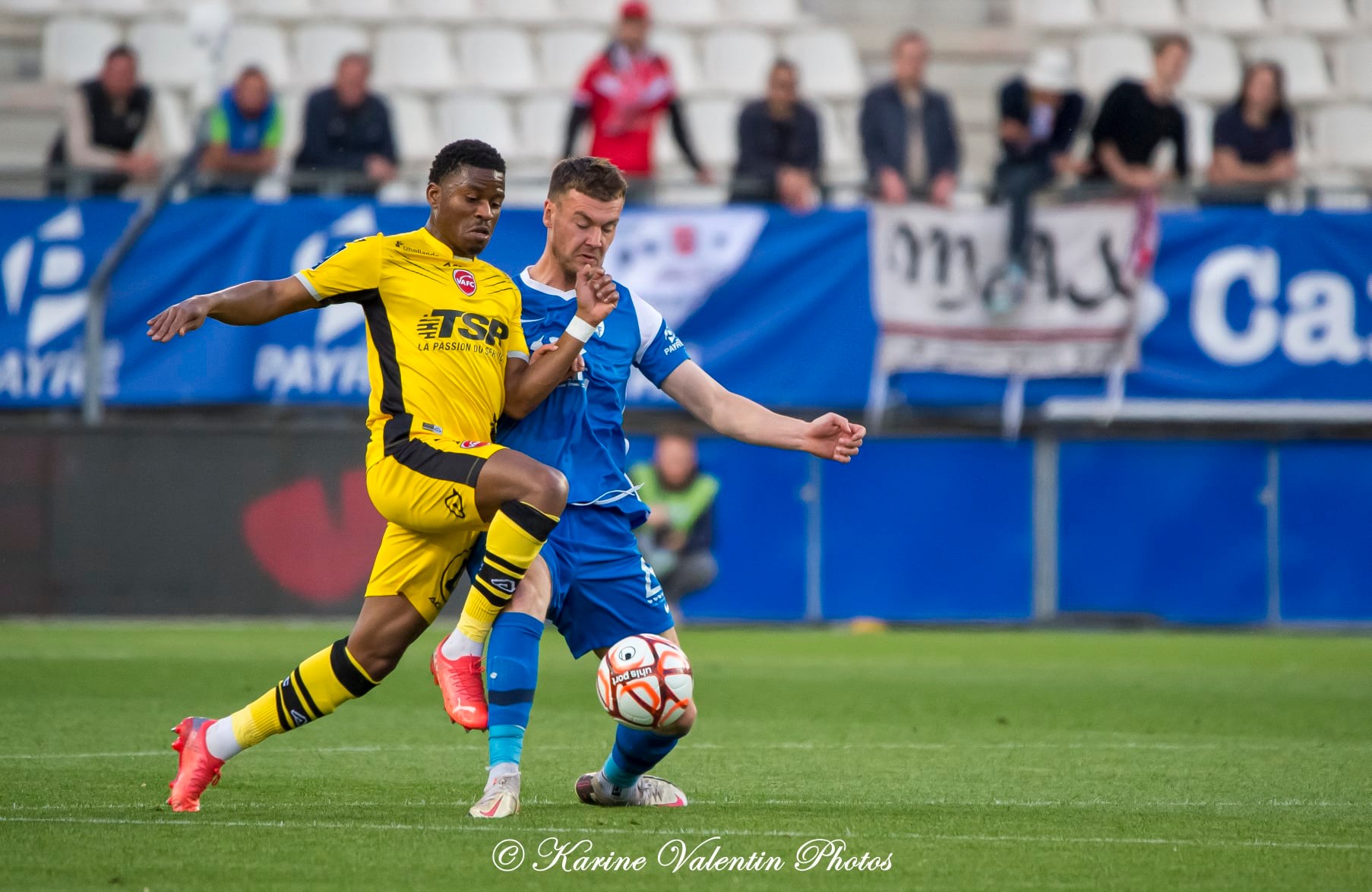  Grenoble Foot 38 - Valenciennes FC - Soccer - Grenoble (3) vs (0) Valenciennes (#GF38vsValenciennes2022) Photo by: Karine Valentin | Siuxy Sports 2022-04-19