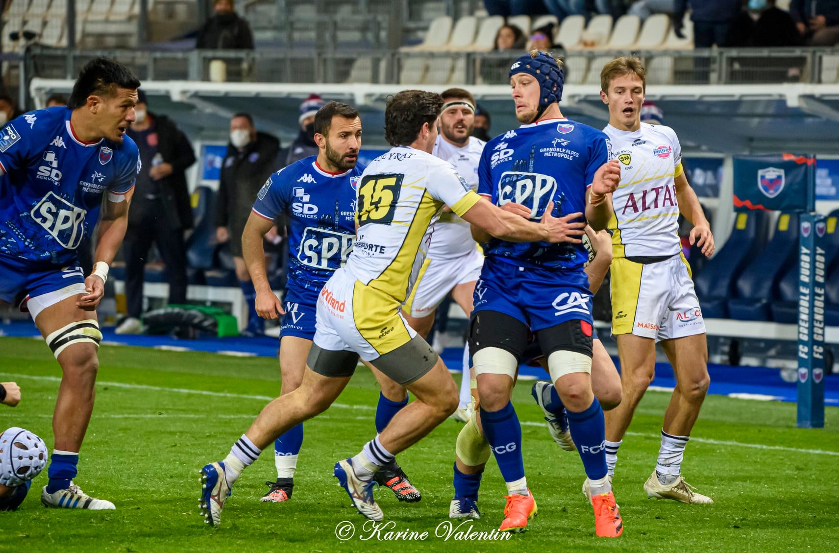 Antonin BERRUYER - Eric ESCANDE - Tanginoa HALAIFONUA -  FC Grenoble Rugby - Stade Montois - Rugby -  (#GrenobleVsSMontois2021Dec) Photo by: Karine Valentin | Siuxy Sports 2021-12-09