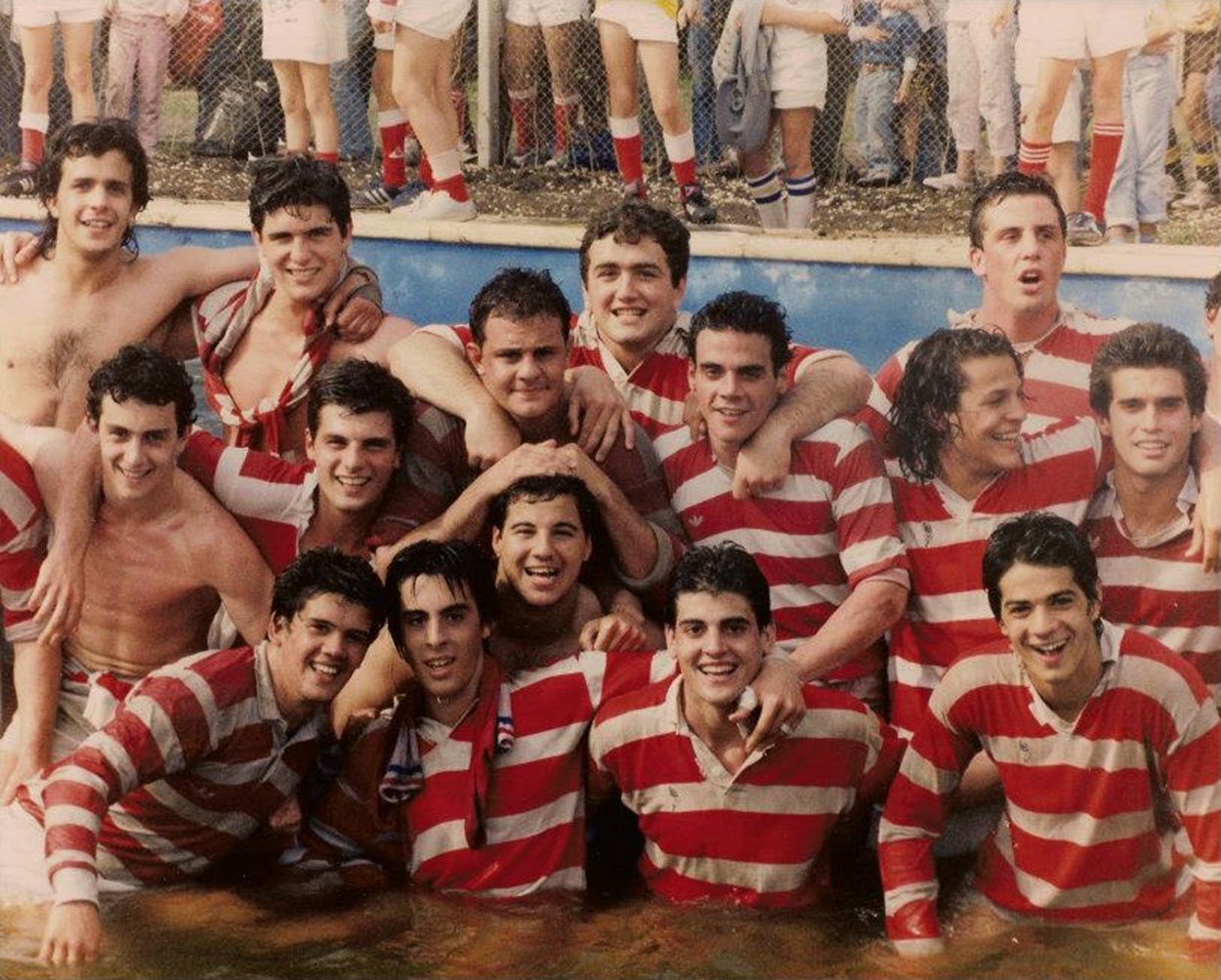 Gonzalo CAMARDON - Diego DEL CARRIL - Sebastian FAUVE - Facundo ORTIZ - Nicolas URRUTIA -  Asociación Alumni -  - Rugby - Alumni M19 Campeón año 1988 () Photo by:  | Siuxy Sports 1988-11-10