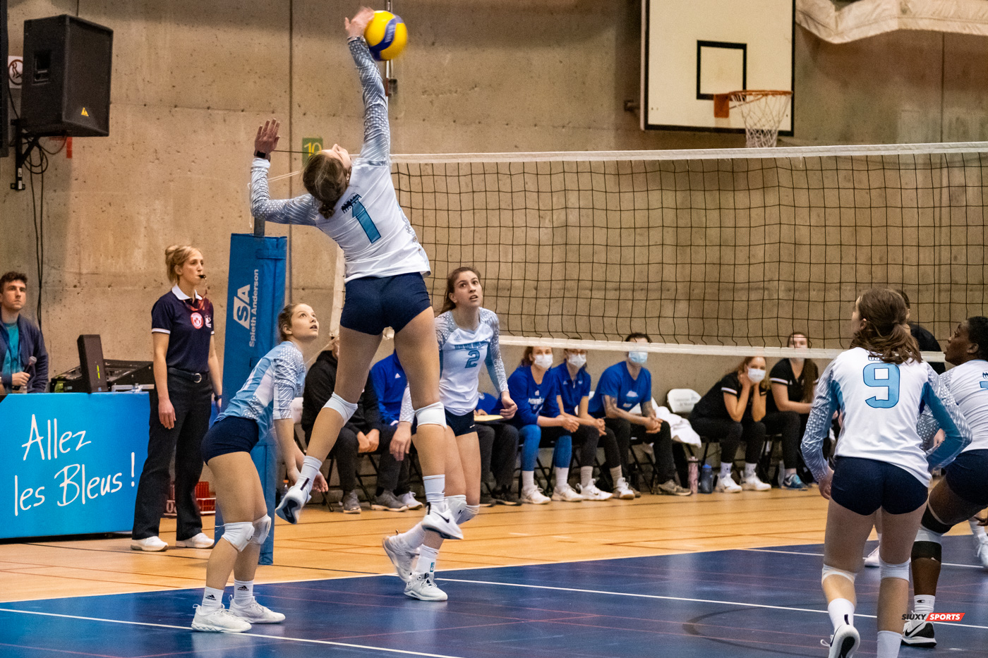 Laura CÔTÉ-COLLIN -  Université de Montréal - Université du Québec à Montréal - Volleyball - Université de Montréal vs Université du Québec à Montréal - Volleyball Fém (#CrbnsVsCtdns2022VollF) Photo by:  | Siuxy Sports 2022-02-26