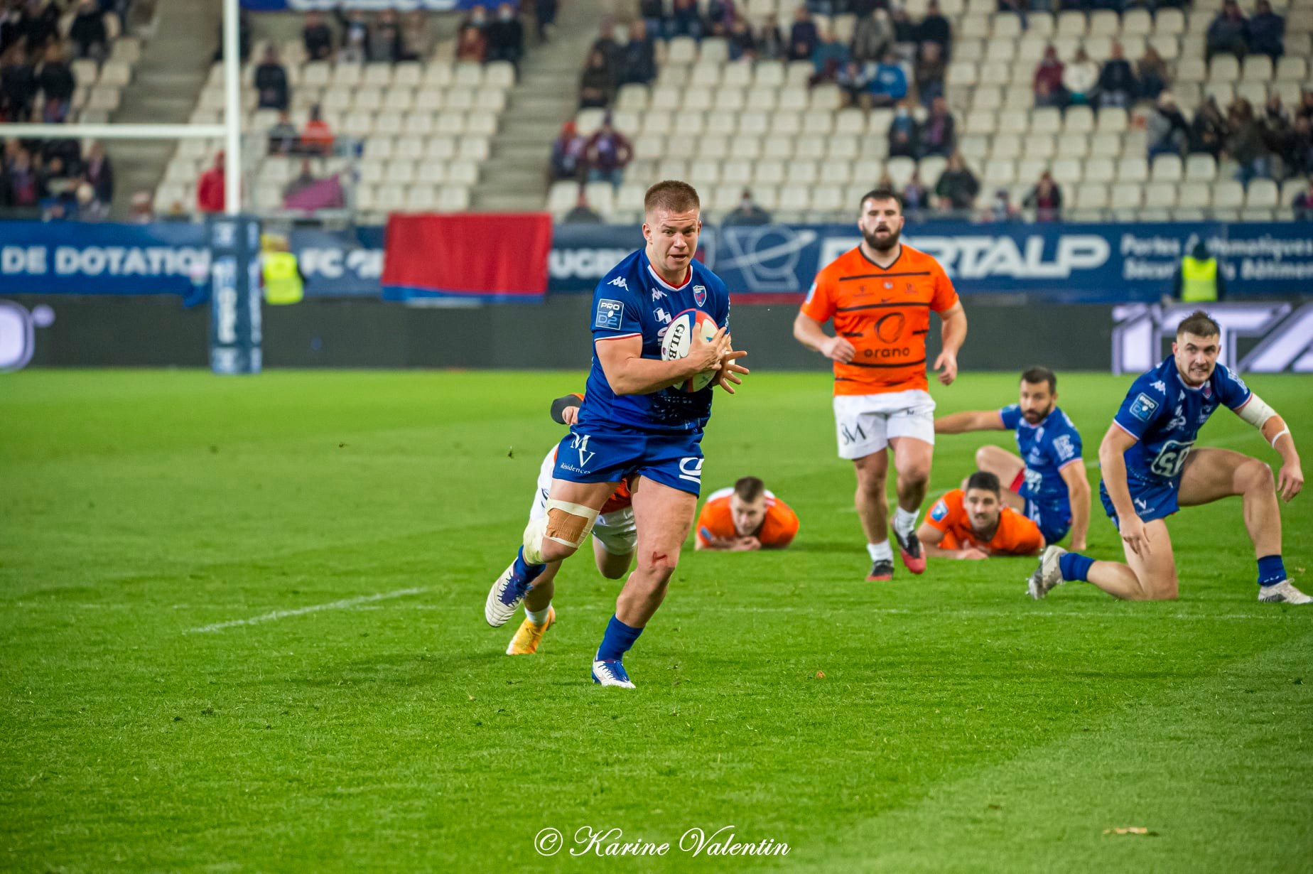 Romain FUSIER - Mathis SARRAGALLET -  FC Grenoble Rugby - Racing Club Narbonnais - Rugby -  (#GrenobleVsNarbonne2021Nov) Photo by: Karine Valentin | Siuxy Sports 2021-11-26