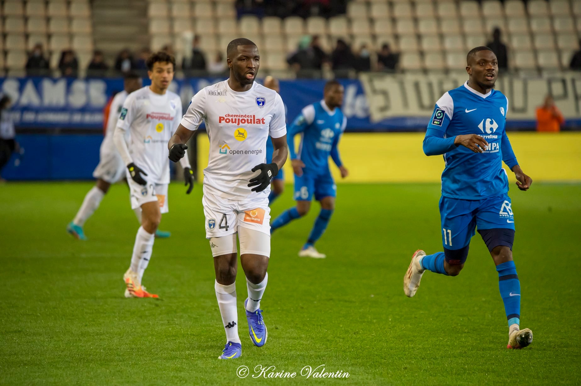  Grenoble Foot 38 - Chamois Niortais FC - Soccer - Grenoble Foot 38 vs Chamois Niortais FC (#GF38vsNiort2022) Photo by: Karine Valentin | Siuxy Sports 2022-02-15