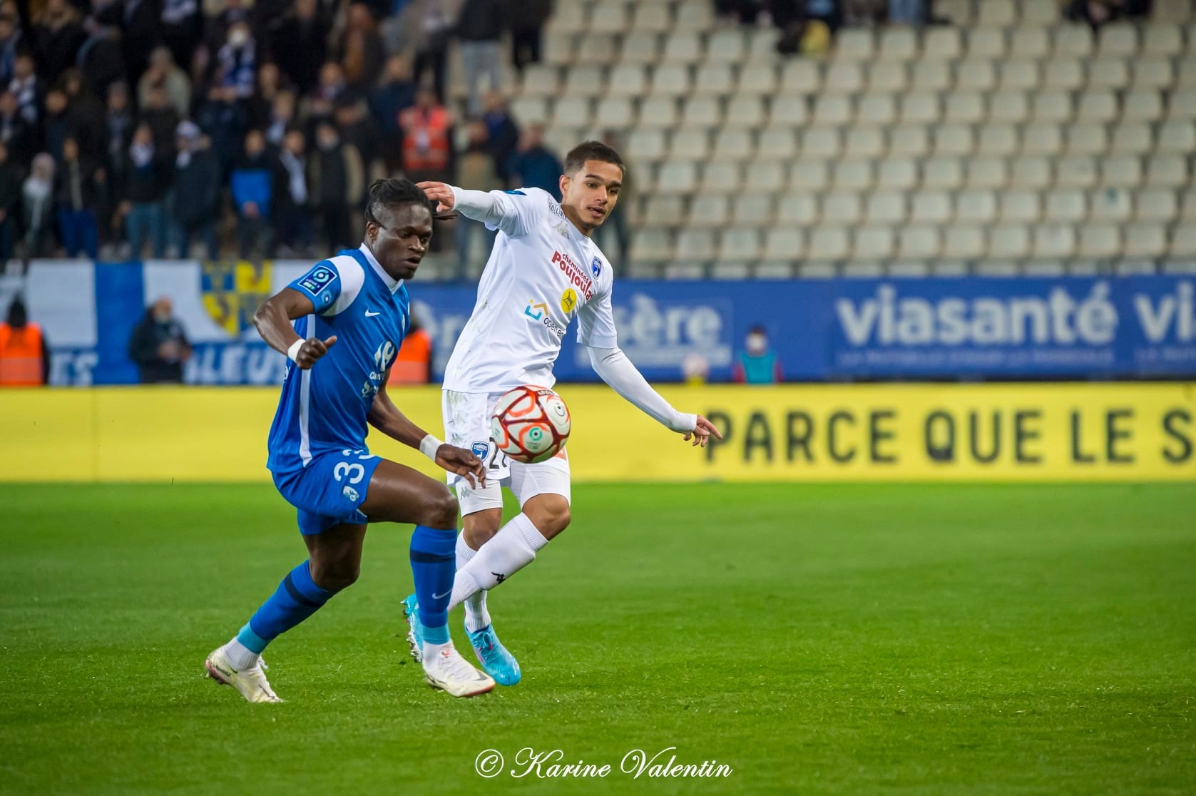 Grenoble Foot 38 - Chamois Niortais FC - Soccer - Grenoble Foot 38 vs Chamois Niortais FC (#GF38vsNiort2022) Photo by: Karine Valentin | Siuxy Sports 2022-02-15