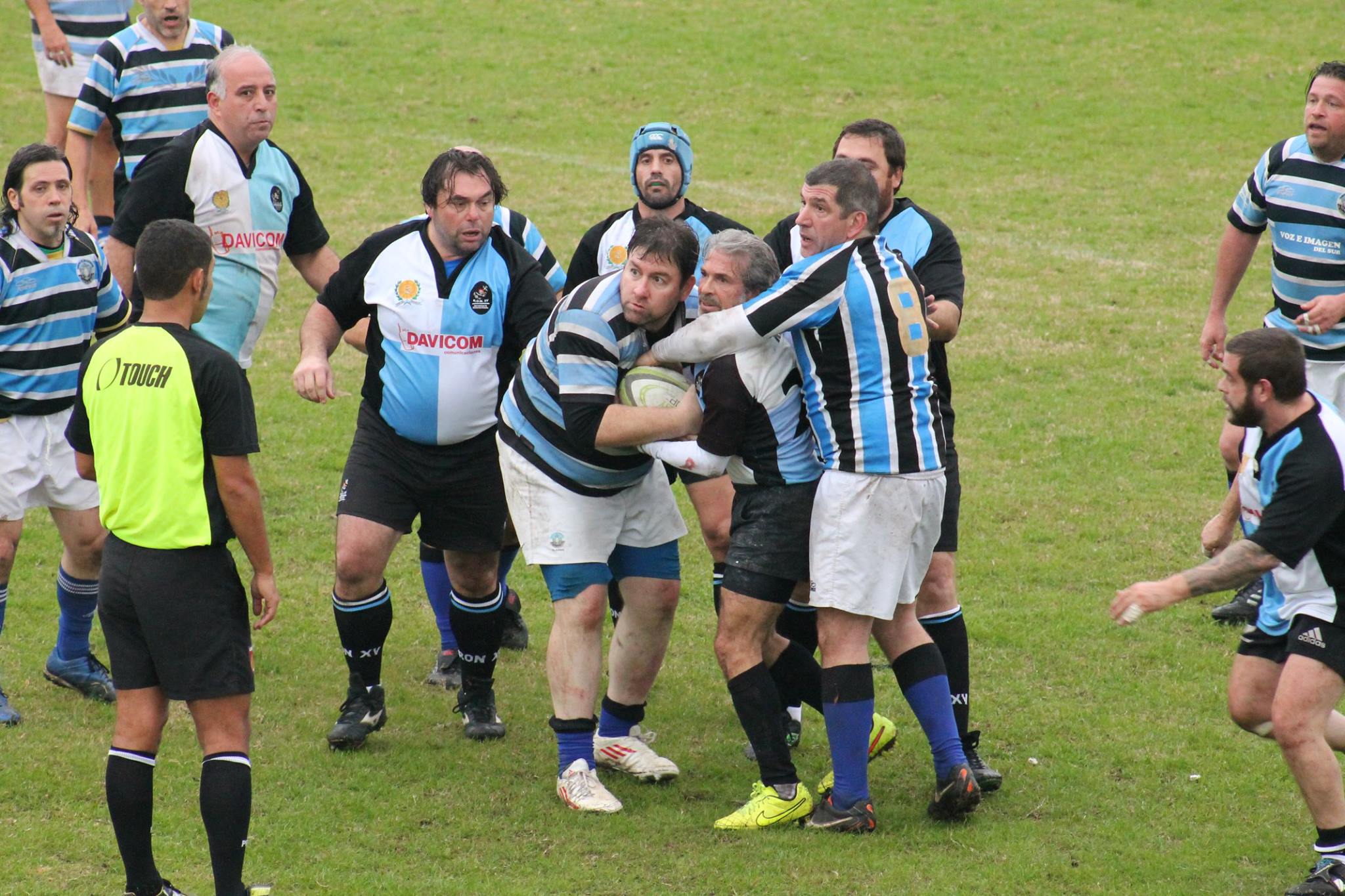 Andrés SANCHEZ INDA - Francisco VAN THIENEN -  Liceo Naval - Centro Naval - Rugby - Sr Juez ? (#LiceoVsCentroVET2015) Photo by:  | Siuxy Sports 2015-11-25