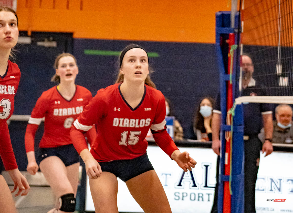 Mélodie B. BARRETTE - Émilie MACLURE - Laura THIBAUDEAU -  Cégep André Laurendeau - Cégep Trois-Rivières - Volleyball - André Laurendeau vs Trois Rivières - Volley (#BoomerangVsDiablos2022) Photo by:  | Siuxy Sports 2022-02-20