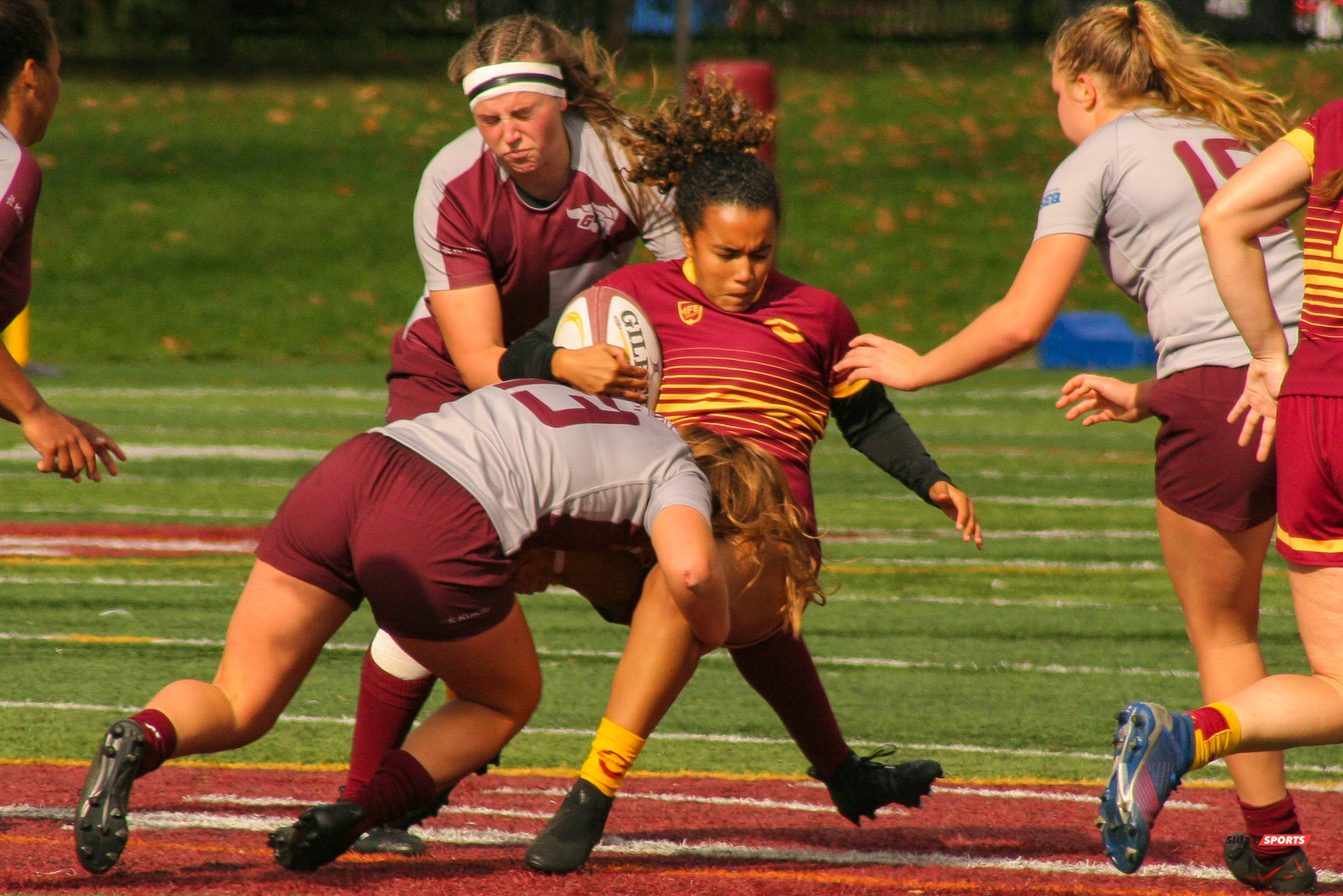 Anicha ANLI -  Université Concordia - Université Ottawa - Rugby - A great tackle from GG#13, on Anicha (#ConcordiaVsOttawa2021w) Photo by:  | Siuxy Sports 2021-10-17