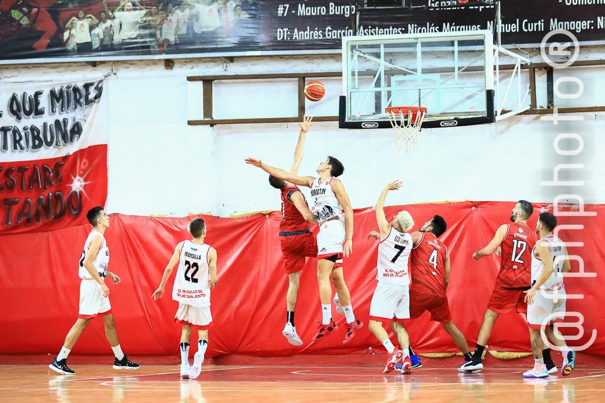  Ramos Mejía Lawn Tennis Club - Centro Deportivo Huracán de San Justo - Basketball - Ramos Mejia Lawn Tenis Club (83) Vs (54) Huracan de San Justo - 2022 - Liga Federal (#RMLTCVSHSJ2022fed) Photo by: Alan Roy Bahamonde | Siuxy Sports 2022-04-12