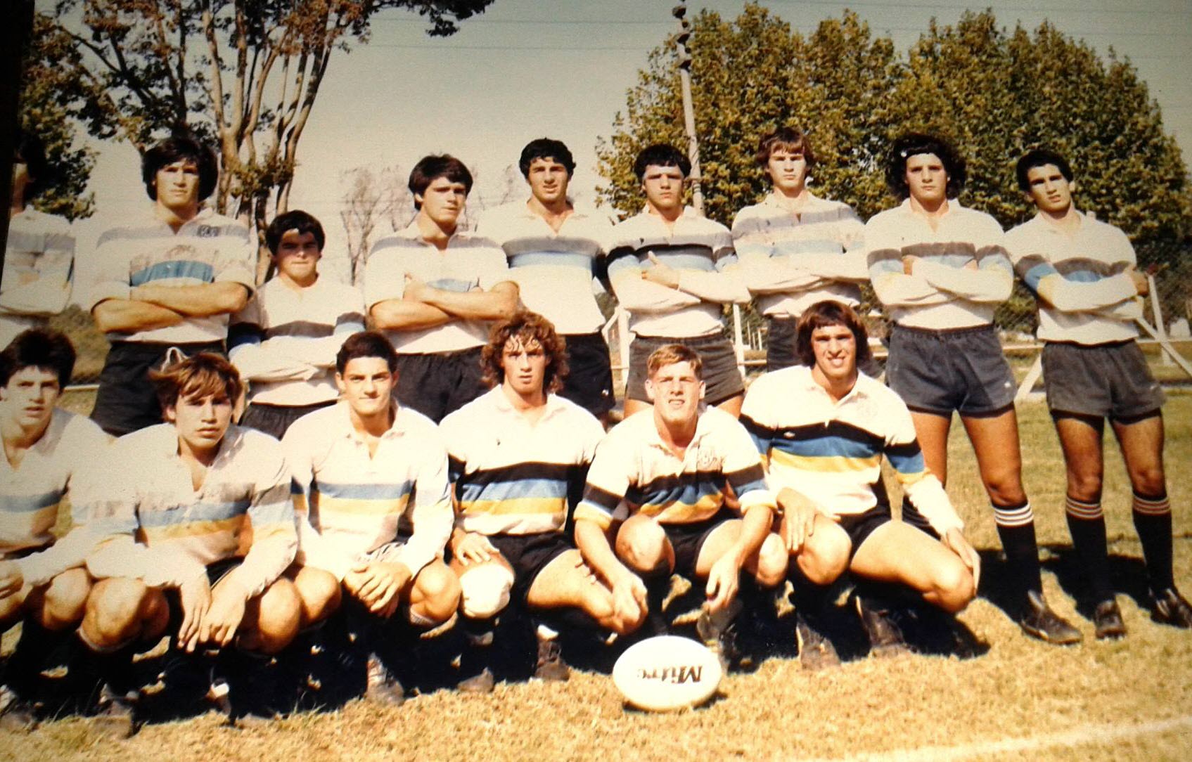 Juan ALCHOURRON - Hernan ARSENIAN - Guillermo BAROUSSE - Hernan BENNETT - Rodrigo BERGANTIÑOS - Gastón GERAIGE - Hernan ISA - Diego RIMOLDI - Marcelo RÍOS - Gaston SANGUINETTI - Federico SPRAGGON -  Los Cedros -  - Rugby - Equipo de 4ta en 1986 () Photo by:  | Siuxy Sports 1986-05-03