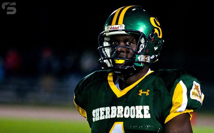  Université de Sherbrooke - Université Laval - Football - RSEQ Football - Sherbrooke (27) VS (40) Laval (#RSEQFootballSHRvLaval2011A) Photo by: Simon Duquette | Siuxy Sports 2011-09-17