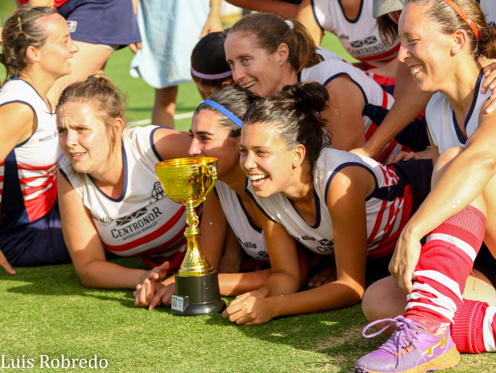  Areco Rugby Club -  - Field hockey - Festejos campeonato 2021 de Hockey - Asociación de Hockey del Oeste (#CelebracionAHO2021) Photo by: Luis Robredo | Siuxy Sports 2021-12-12