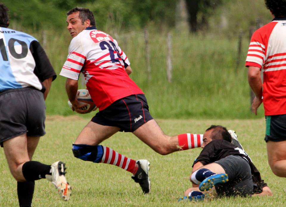 Areco Rugby Club - Centro Naval - RugbyV - Areco vs RON XV (Centro Naval) - Primer Encuentro de Veteranos en Areco con Vaquillona c/ Cuero 2014 (#ArecoVsRONXV2014) Photo by: Luis Robredo | Siuxy Sports 2014-10-18