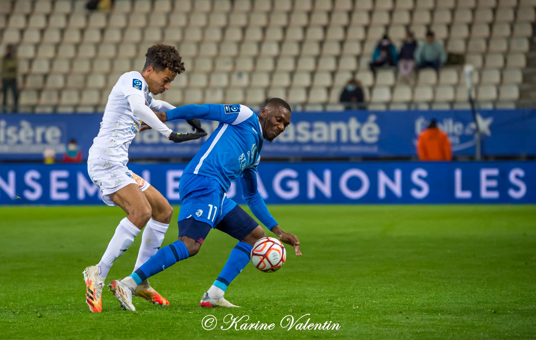 Achille ANANI -  Grenoble Foot 38 - Chamois Niortais FC - Soccer - Grenoble Foot 38 vs Chamois Niortais FC (#GF38vsNiort2022) Photo by: Karine Valentin | Siuxy Sports 2022-02-15