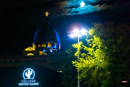 Le Collège Notre-Dame, l'Oratoire St-Joseph, la lune