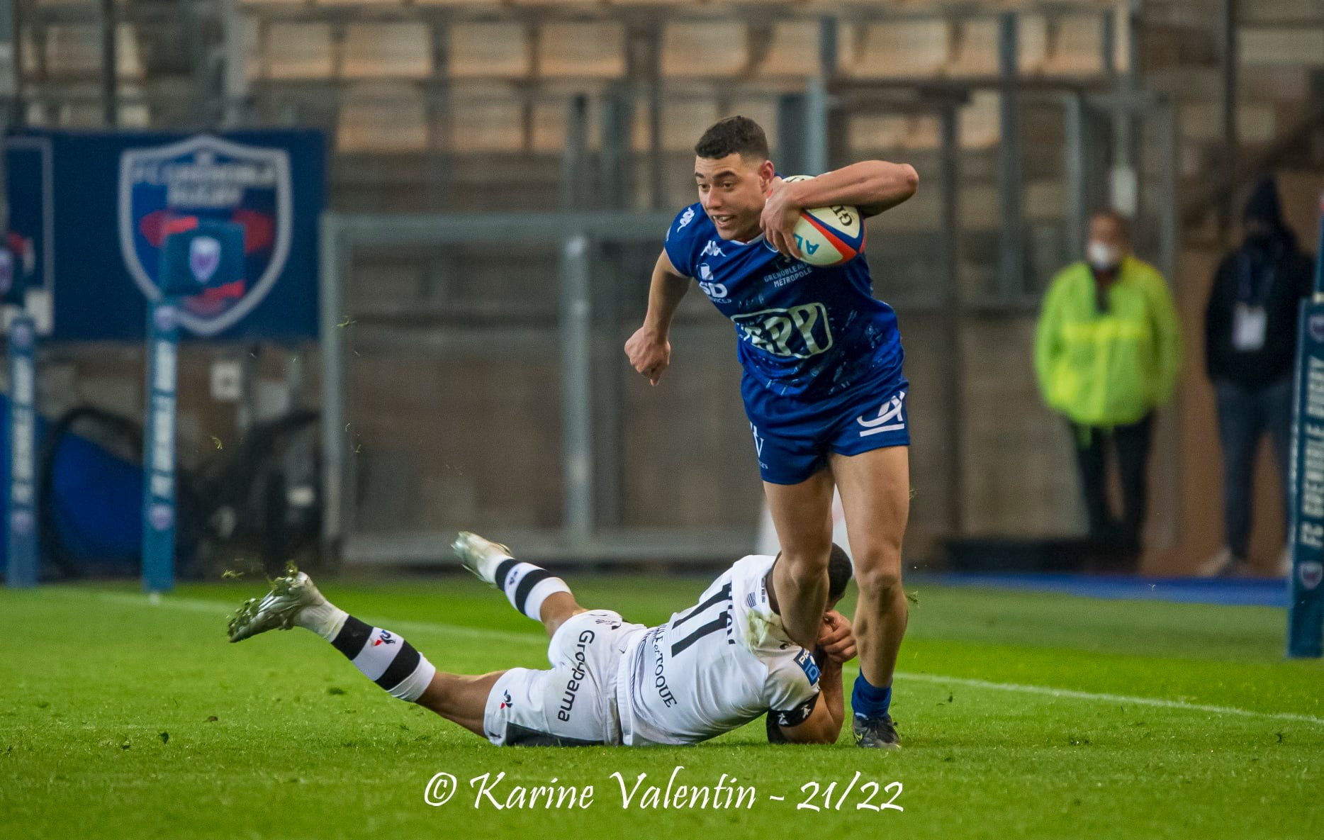 Matthys GRATIEN - Karim QADIRI -  FC Grenoble Rugby - RC Vannes - Rugby - Grenoble Vs Vannes (#FCGvsRCVjan2022) Photo by: Karine Valentin | Siuxy Sports 2022-01-14
