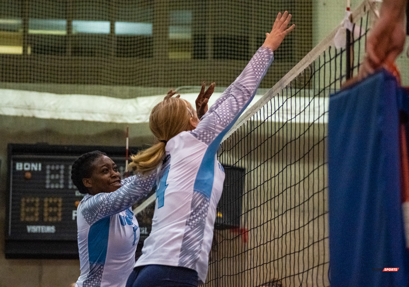 Erlande DACILIA - Maude THIVIERGE -  Université de Montréal - Université du Québec à Montréal - Volleyball - Université de Montréal vs Université du Québec à Montréal - Volleyball Fém (#CrbnsVsCtdns2022VollF) Photo by:  | Siuxy Sports 2022-02-26