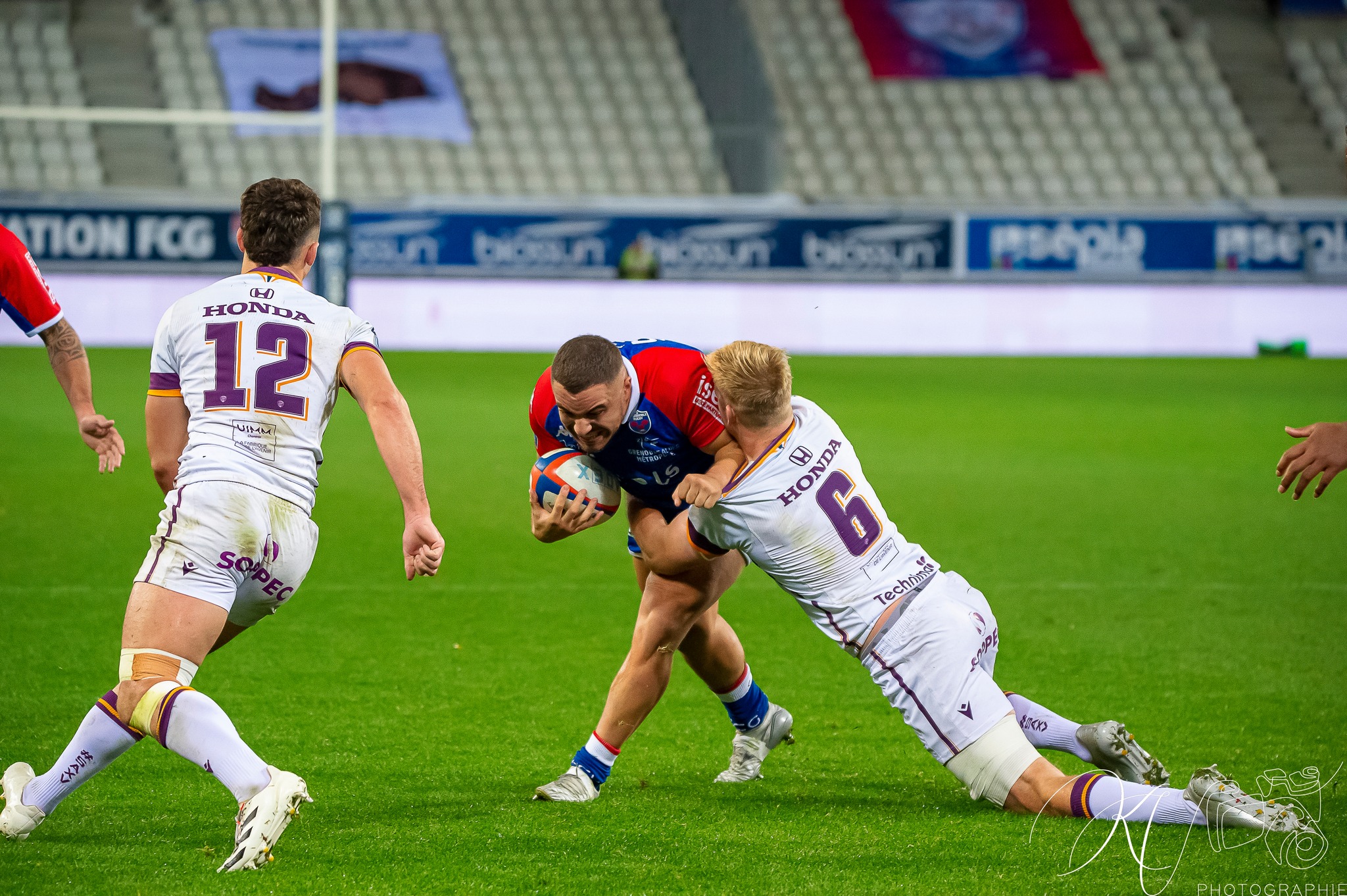  FC Grenoble Rugby - Soyaux Angoulême - Rugby - FC Grenoble (24) VS (18) Soyaux Angoulême (2022) (#FCGvsSA2022R11) Photo by: Karine Valentin | Siuxy Sports 2022-11-18
