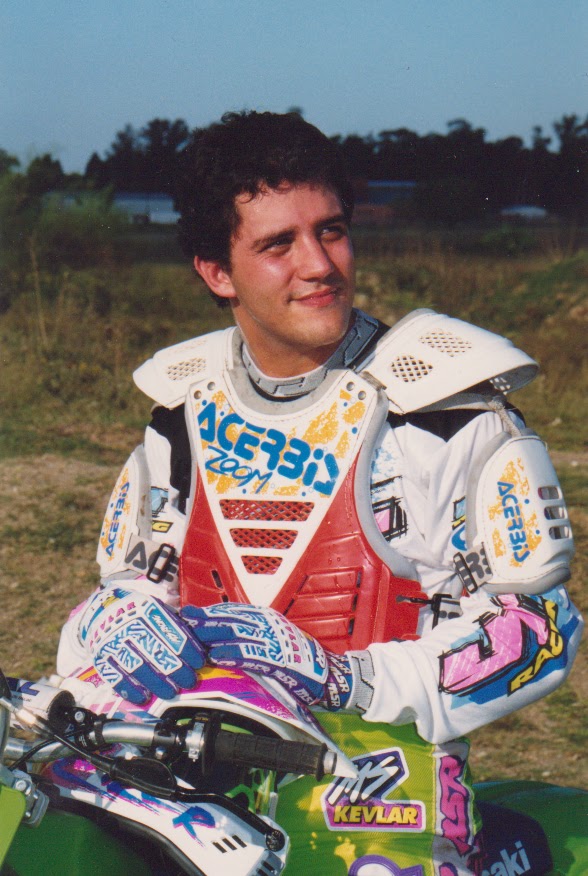 Juan ALCHOURRON -  Pinamar (médanos) -  - Motorcycle racing - Un descanso en los médanos del fondo () Photo by: Walter Saborido | Siuxy Sports 1994-10-27