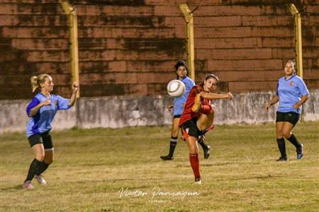 Las Estrellas Misioneras del fútbol femenino contra el seleccionado de Apóstoles