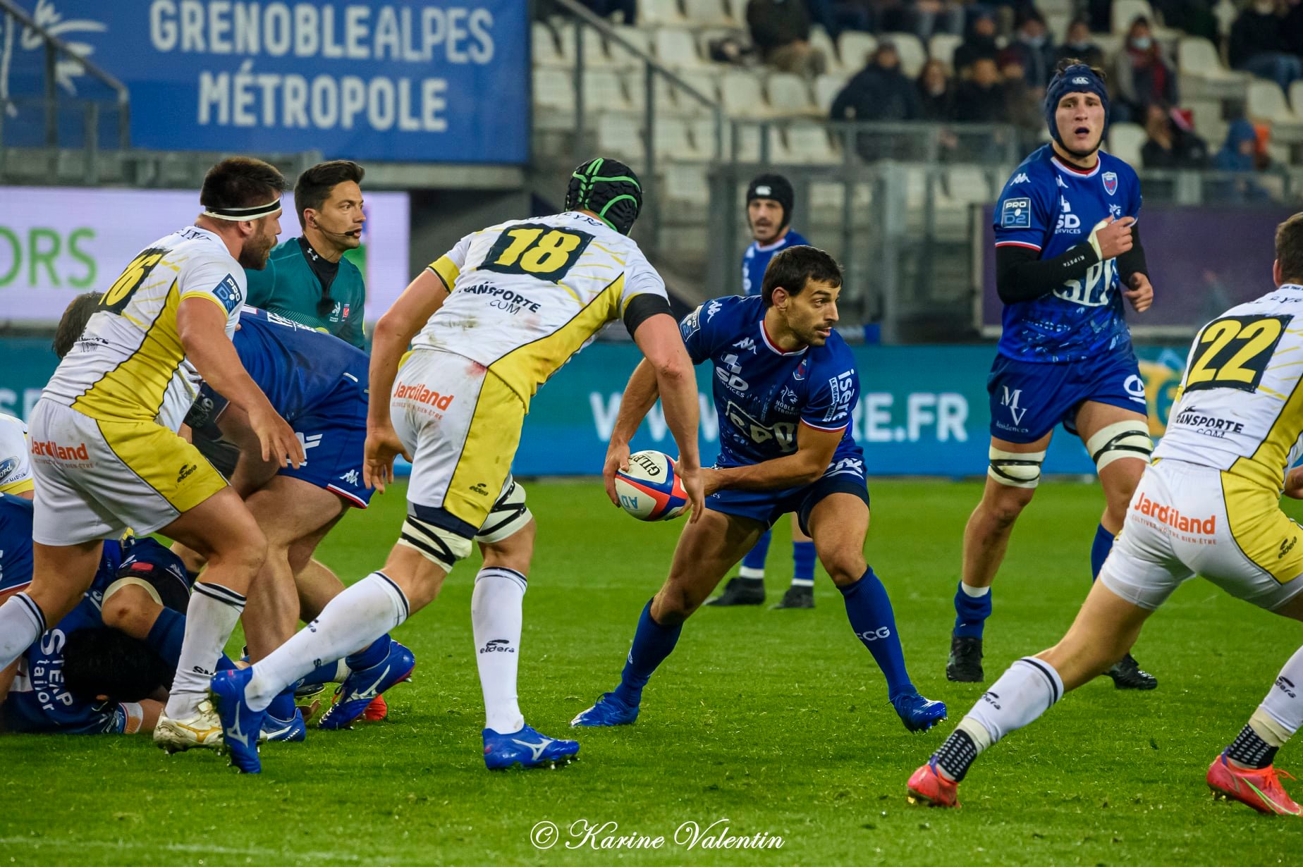 Jonathan BOUSQUET - Felipe EZCURRA - José MADEIRA -  FC Grenoble Rugby - Stade Montois - Rugby -  (#GrenobleVsSMontois2021Dec) Photo by: Karine Valentin | Siuxy Sports 2021-12-09