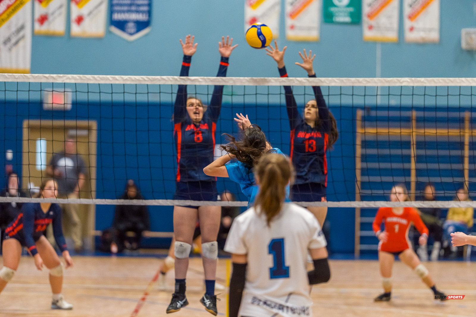 Cégep André Laurendeau - Cégep Gérald-Godin - Volleyball - RSEQ - Volleyball C F D2 Sud-Ouest - Tournoi 4 - Sect F - André Laurendeau (2) vs (1) Gérald Godin (#RSEQVolleyALvsGG2022) Photo by: Dan Taylor-Morin | Siuxy Sports 2022-11-27