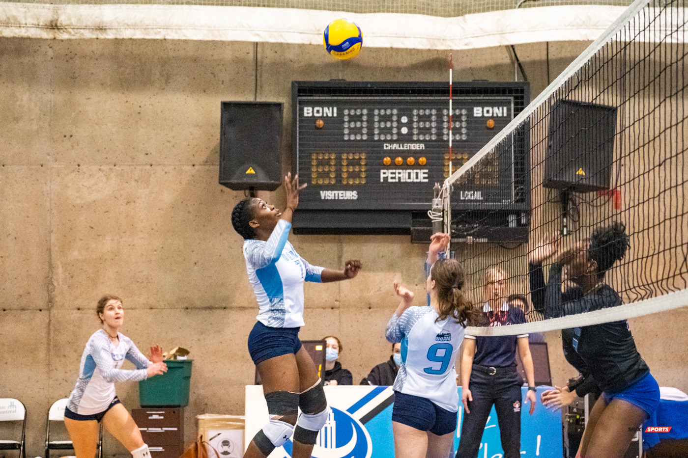 Erlande DACILIA - Karine OUELLETTE -  Université de Montréal - Université du Québec à Montréal - Volleyball - Université de Montréal vs Université du Québec à Montréal - Volleyball Fém (#CrbnsVsCtdns2022VollF) Photo by:  | Siuxy Sports 2022-02-26