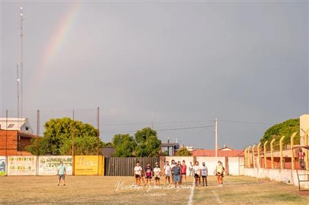 Las Estrellas Misioneras del fútbol femenino contra el seleccionado de Apóstoles