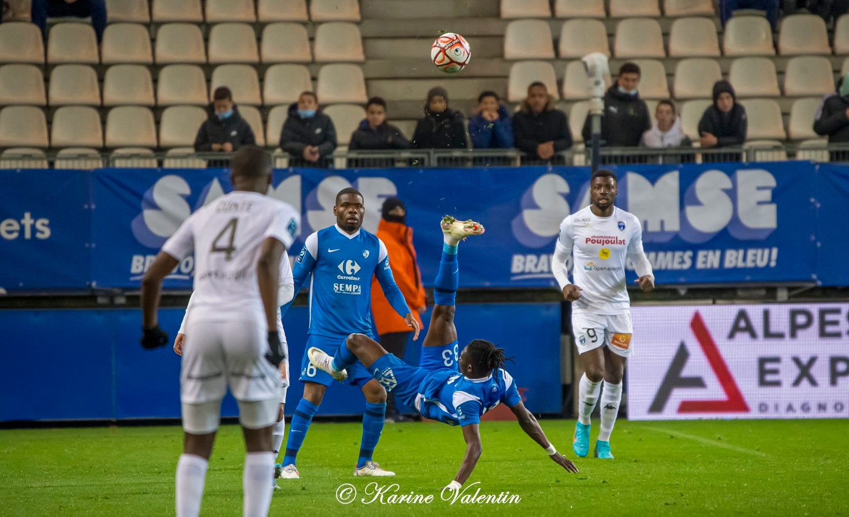  Grenoble Foot 38 - Chamois Niortais FC - Soccer - Grenoble Foot 38 vs Chamois Niortais FC (#GF38vsNiort2022) Photo by: Karine Valentin | Siuxy Sports 2022-02-15