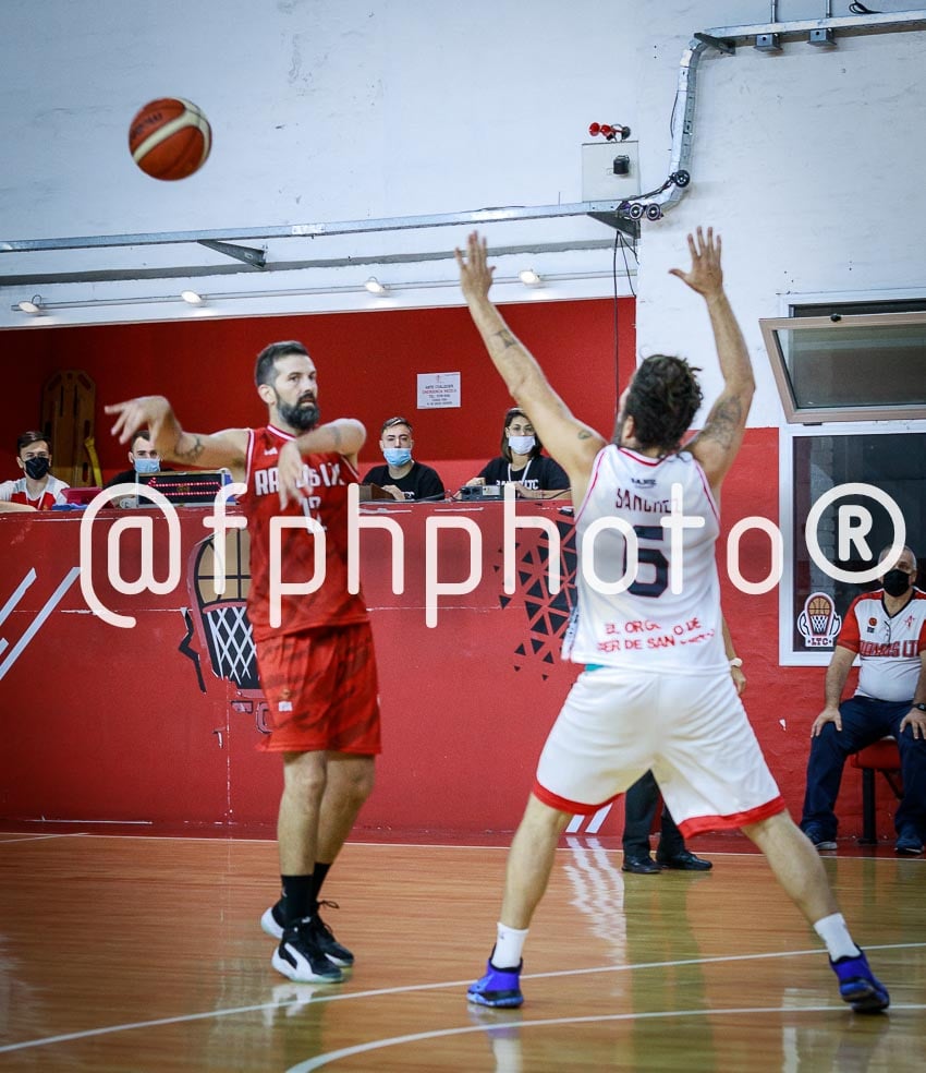Sebastian SEVEGNANI -  Ramos Mejía Lawn Tennis Club - Centro Deportivo Huracán de San Justo - Basketball - Ramos Mejia Lawn Tenis Club Vs Huracan de San Justo - 2022 - Liga Federal (#RMLTCvsHSJ2022metro) Photo by: Alan Roy Bahamonde | Siuxy Sports 2022-02-12