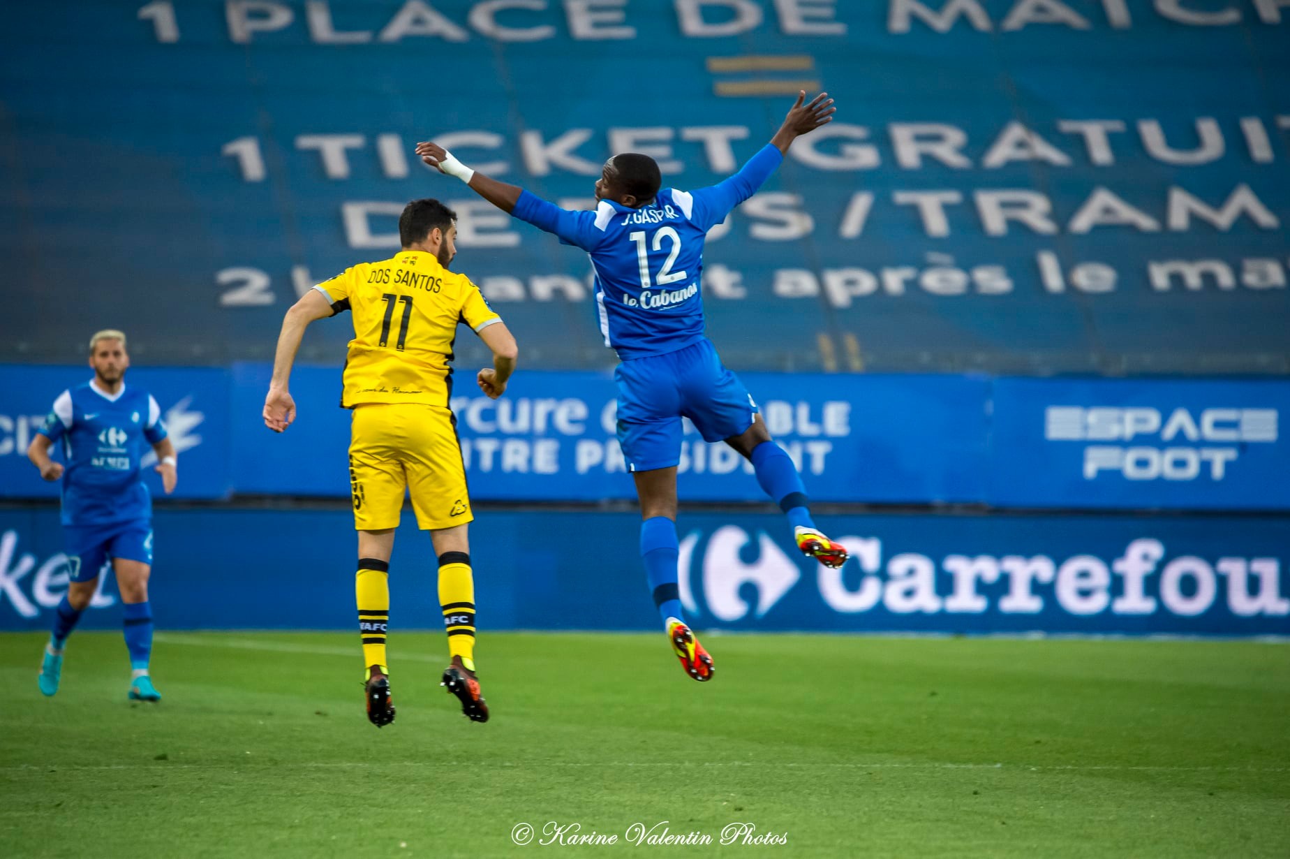  Grenoble Foot 38 - Valenciennes FC - Soccer - Grenoble (3) vs (0) Valenciennes (#GF38vsValenciennes2022) Photo by: Karine Valentin | Siuxy Sports 2022-04-19
