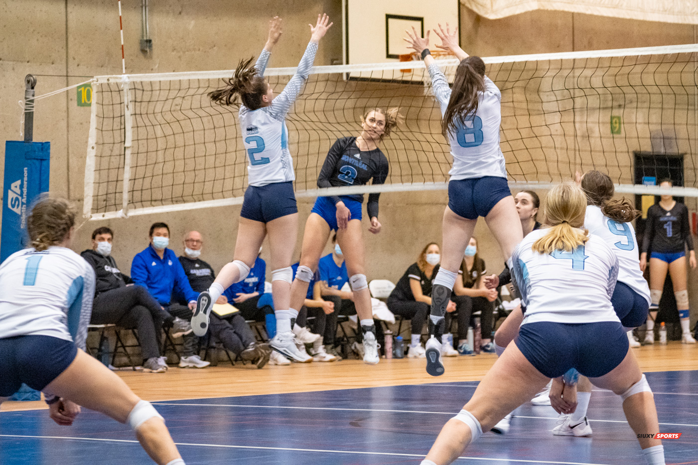 Gabrielle ARCHAMBAULT - Chloé GALARNEAU-HALEY - Sabrina MAYER - Maude THIVIERGE -  Université de Montréal - Université du Québec à Montréal - Volleyball - Université de Montréal vs Université du Québec à Montréal - Volleyball Fém (#CrbnsVsCtdns2022VollF) Photo by:  | Siuxy Sports 2022-02-26