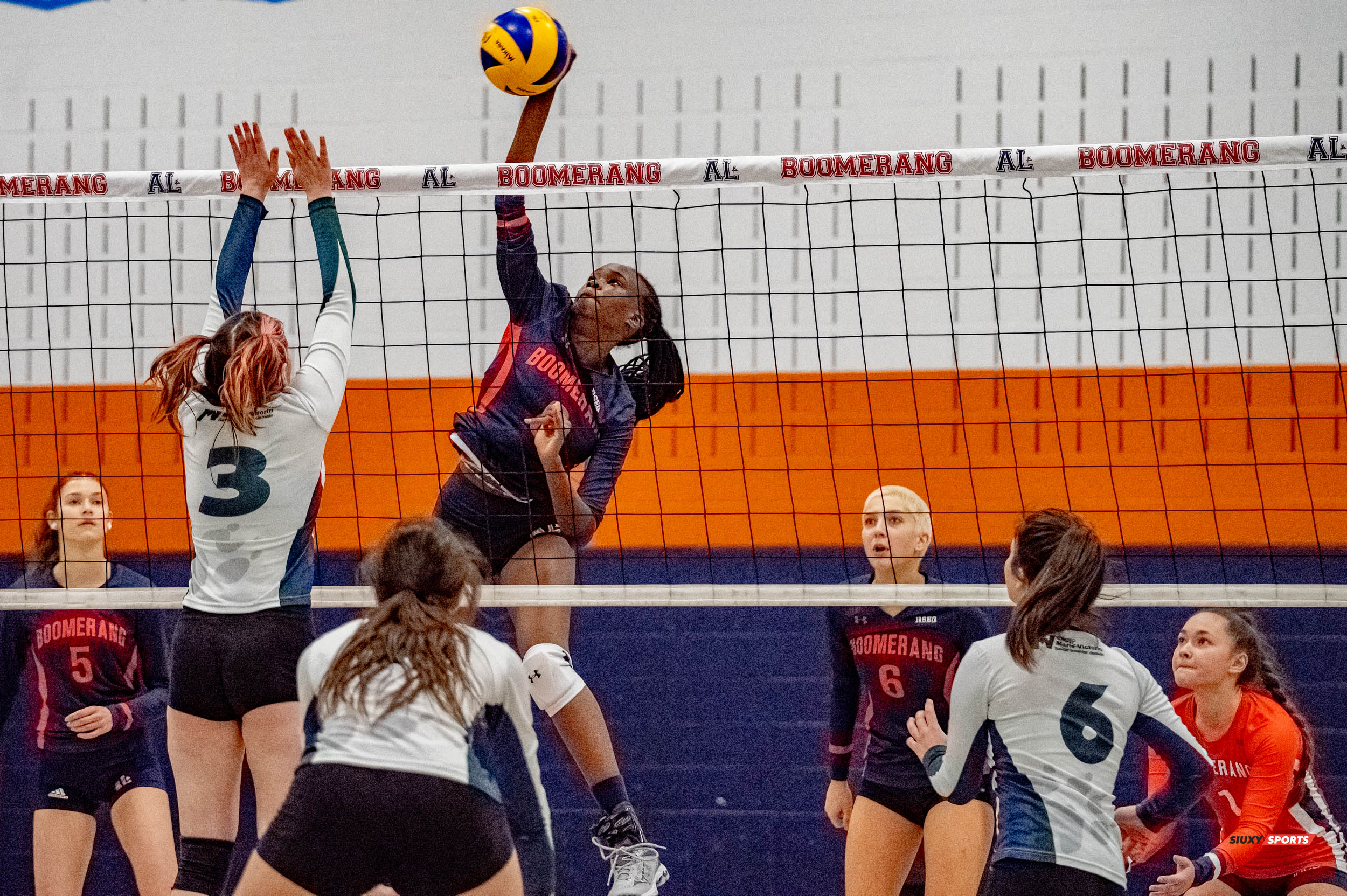Maryam FATI - Constance HÉBERT - Camille LAMONTAGNE - Marianne OUELLETTE - Maude PELLETIER - Marilou SALVATORELLI -  Cégep André Laurendeau - Cégep Marie-Victorin - Volleyball -  (#VolleyFemCALvsCMV) Photo by:  | Siuxy Sports 2021-11-22