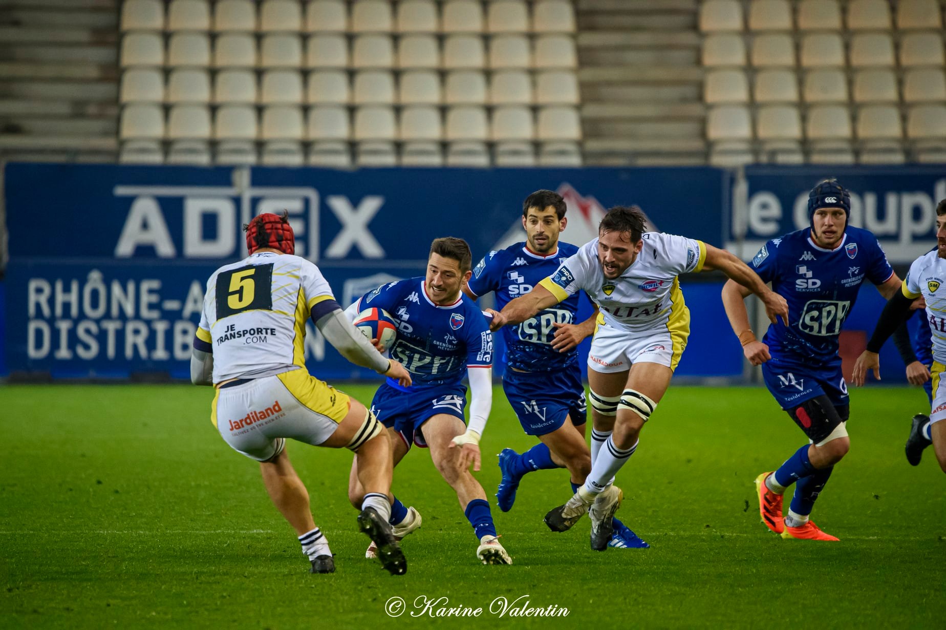 Antonin BERRUYER - Felipe EZCURRA - Thomas FORTUNEL -  FC Grenoble Rugby - Stade Montois - Rugby -  (#GrenobleVsSMontois2021Dec) Photo by: Karine Valentin | Siuxy Sports 2021-12-09