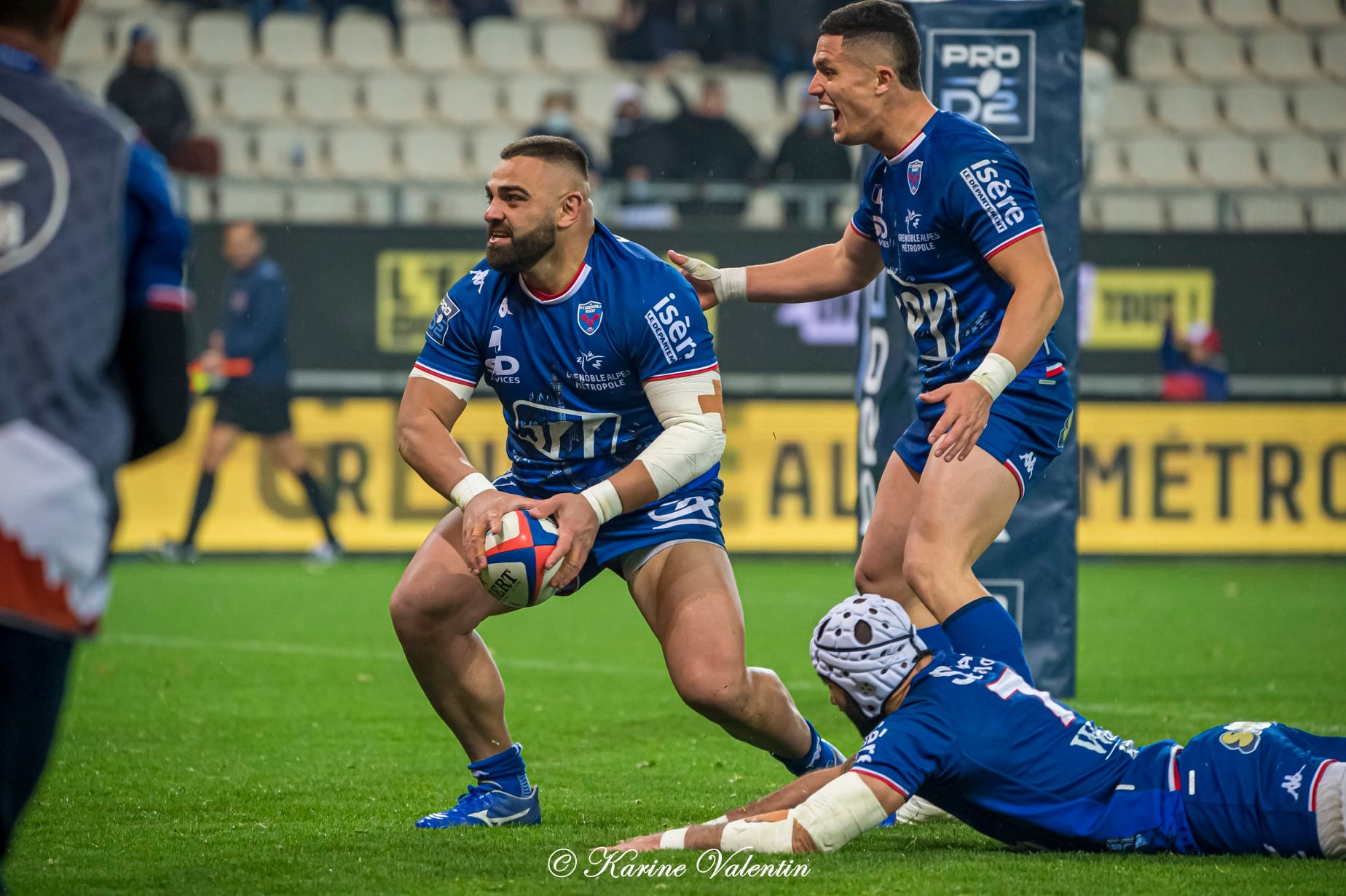 Adrien SEGURET - Zurab ZHVANIA -  FC Grenoble Rugby -  - Rugby -  (#GrenobleVsNarbonne2021Nov) Photo by: Karine Valentin | Siuxy Sports 2021-11-26