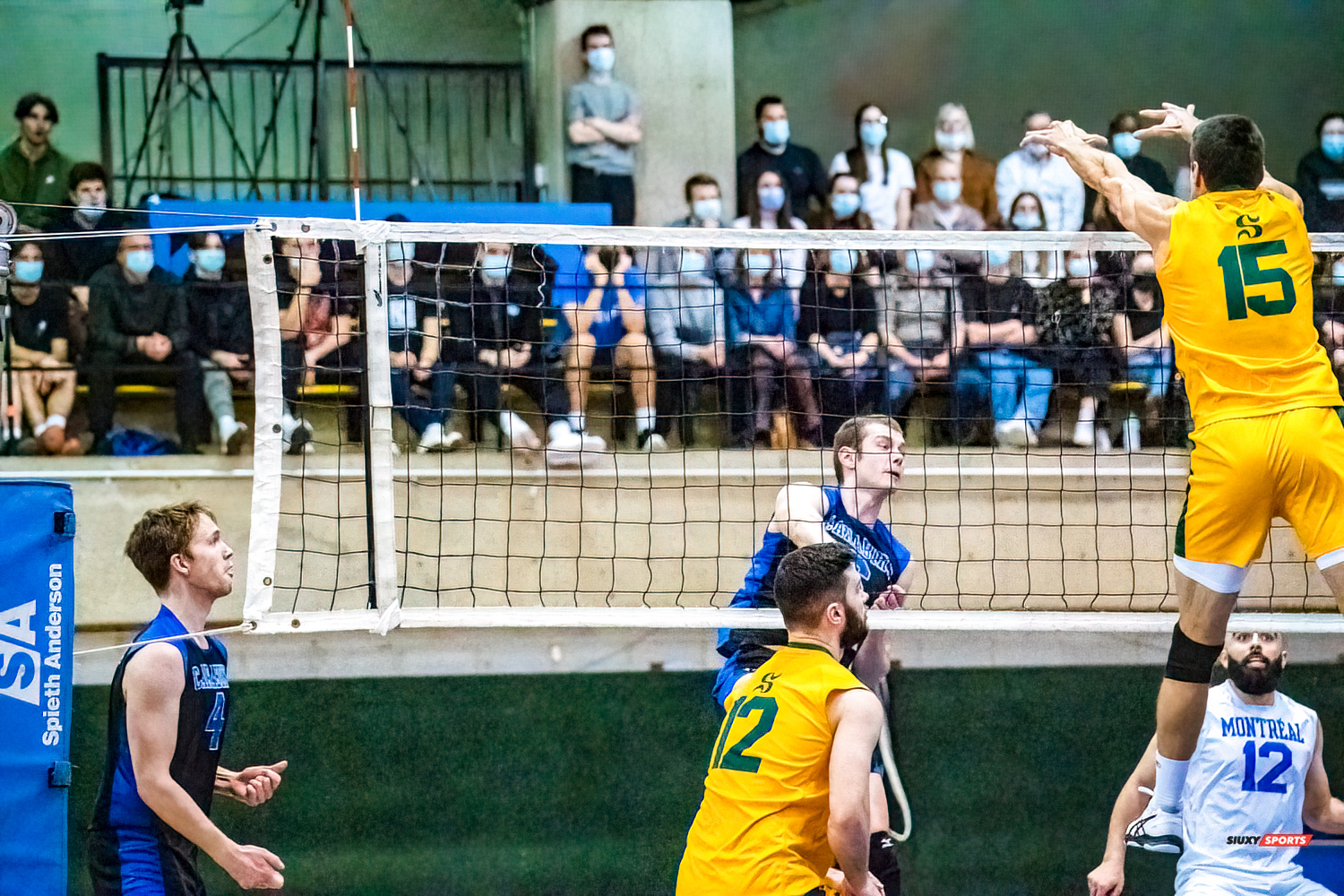 Simon BILODEAU - Yassine KASSIS - Sébastien LAPENSÉE - Alexis TOURNIER - Raphaël VIENS -  Université de Montréal - Université de Sherbrooke - Volleyball - Université de Sherbrooke (3) vs Université de Montréal (1) - Final 1 2022 (#VertOrVsCarabinsFinal1M) Photo by:  | Siuxy Sports 2022-03-19