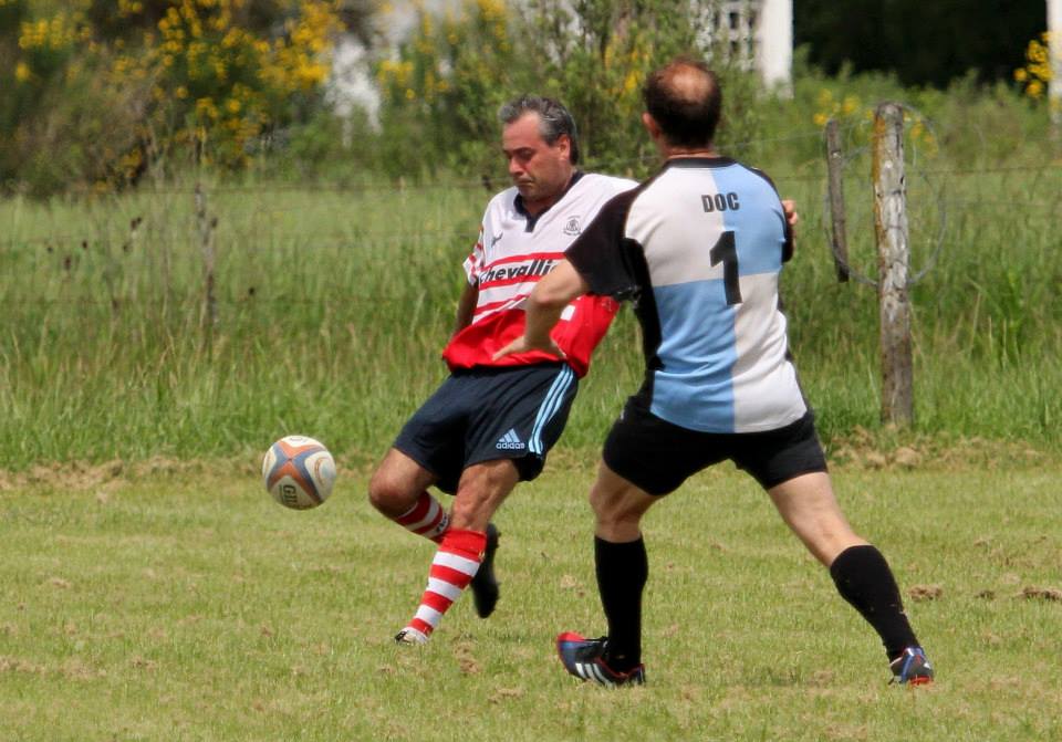  Areco Rugby Club - Centro Naval - RugbyV - Areco vs RON XV (Centro Naval) - Primer Encuentro de Veteranos en Areco con Vaquillona c/ Cuero 2014 (#ArecoVsRONXV2014) Photo by: Luis Robredo | Siuxy Sports 2014-10-18