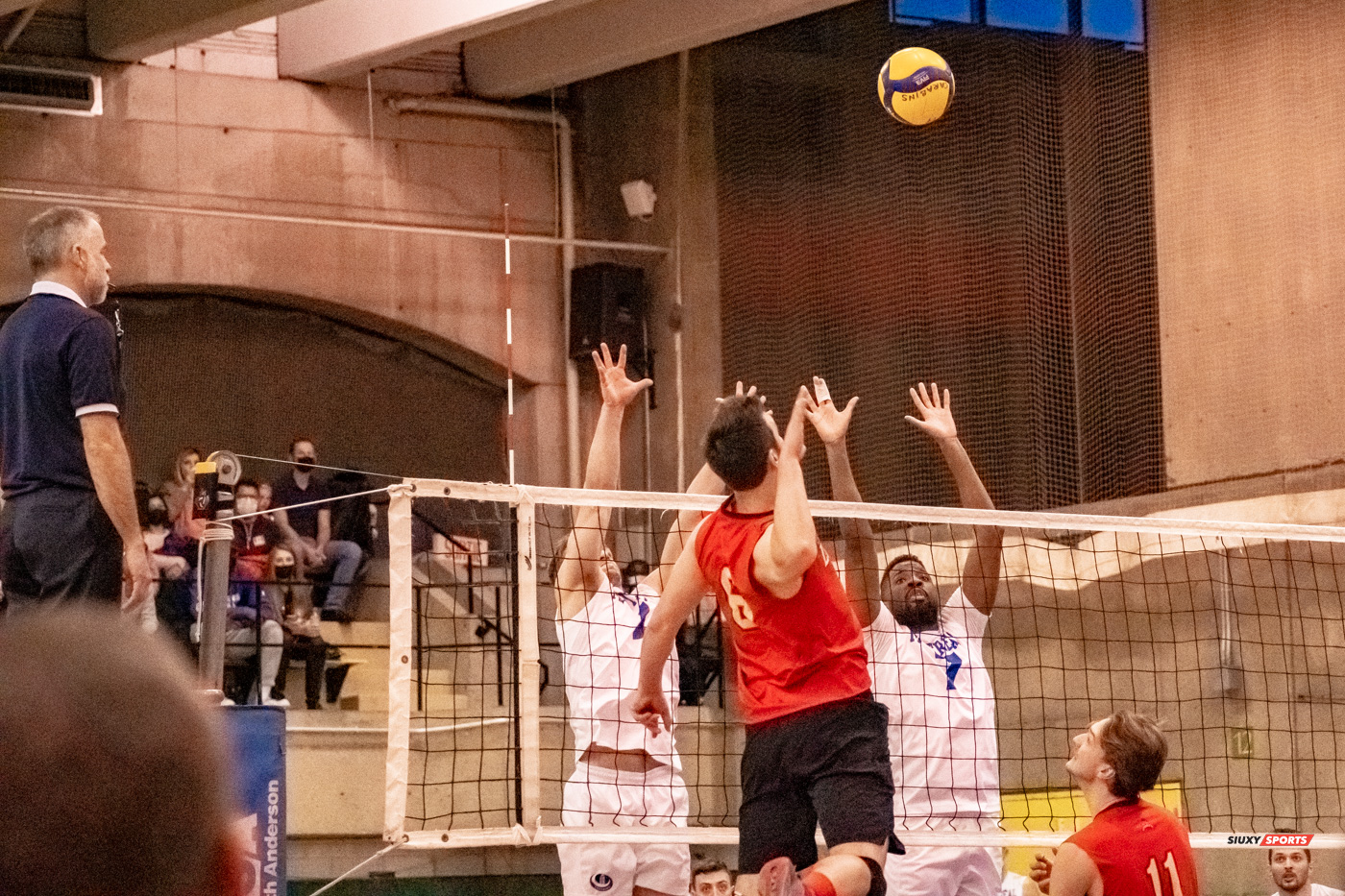 Philippe BORDENAVE - Philippe GIROUX -  Université de Montréal - Université Laval - Volleyball - Université de Montréal (3) vs Université Laval (2) (#CarabinsVsRgeOr2022VolleyM) Photo by:  | Siuxy Sports 2022-03-05